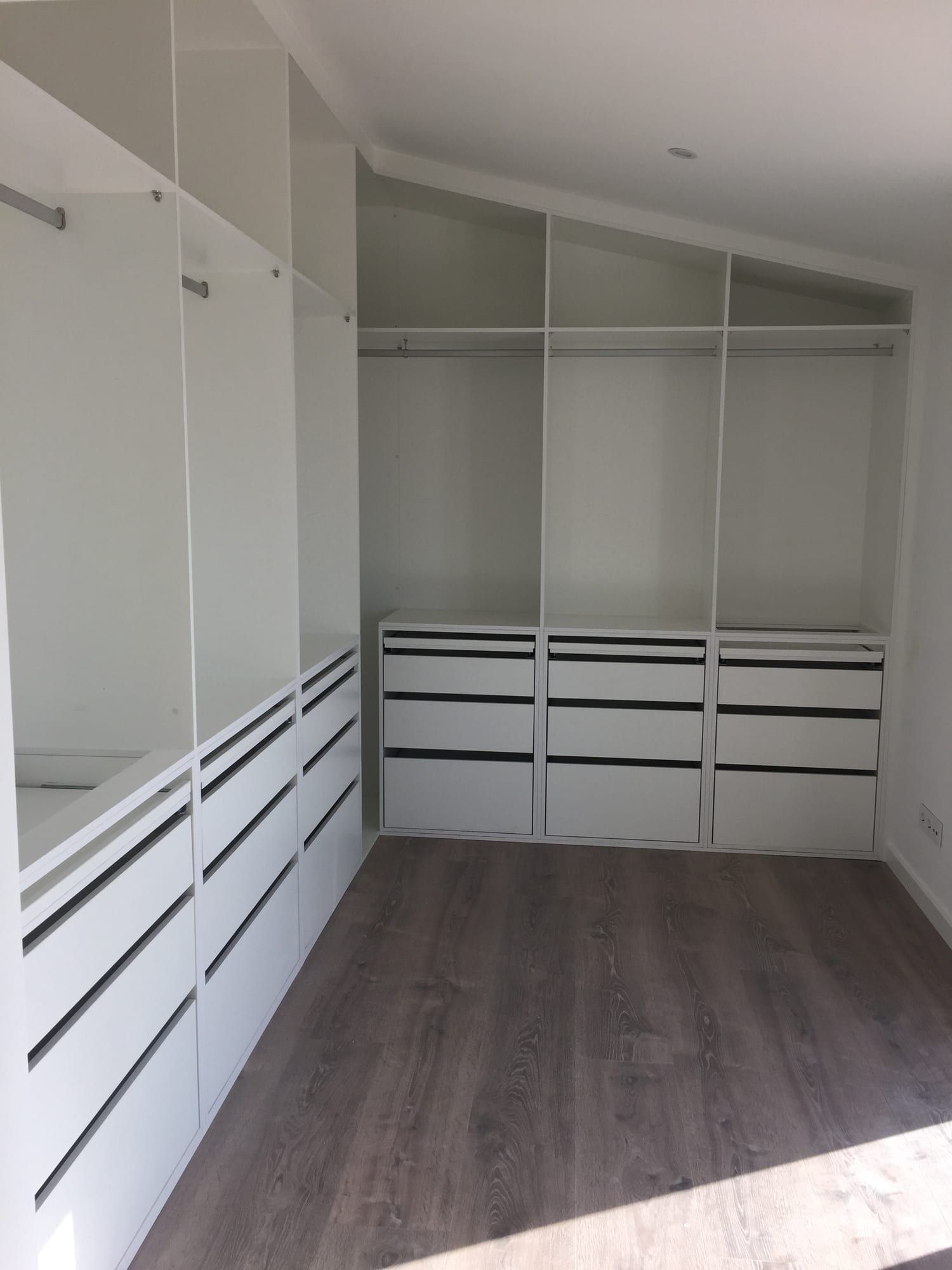 Closets — Total White, 2