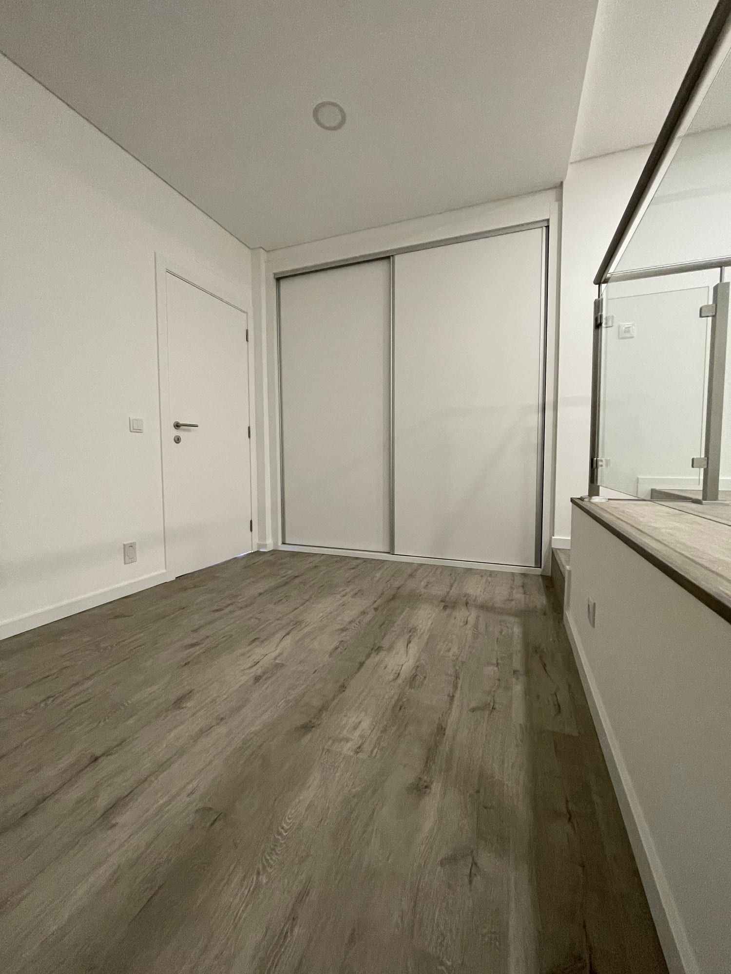 Portas deslizantes — Cinza e nogueira, 1